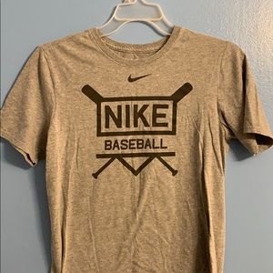 Men’s small gray baseball nike short sleeve shirt